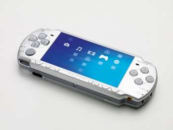 711719410256 Console PSP 2000 Slim Silver PSP
